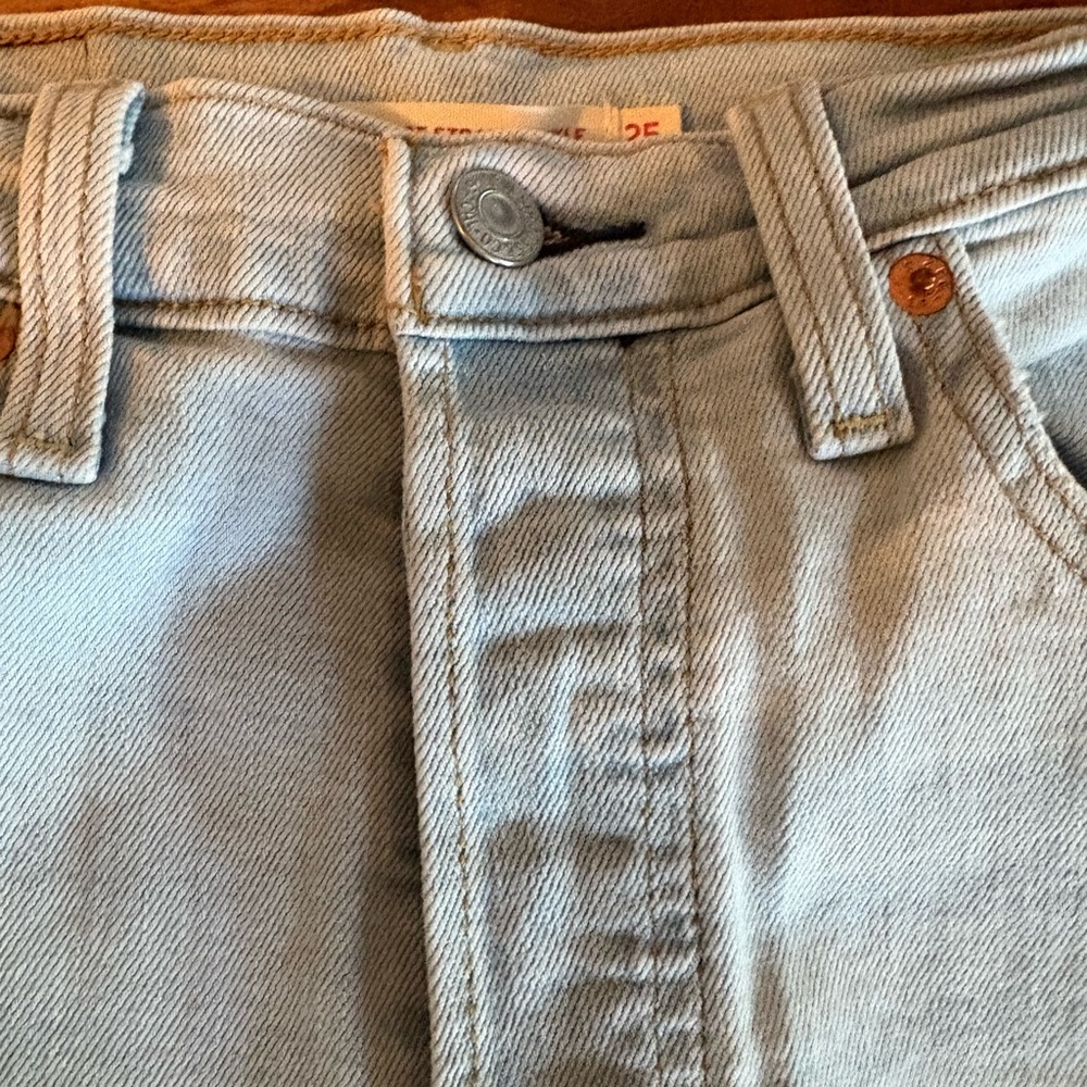 Levi Levi’s Women’s Ribcage Straight Ankle Denim Jeans 25 Button Fly Light Wash - Picture 6 of 10